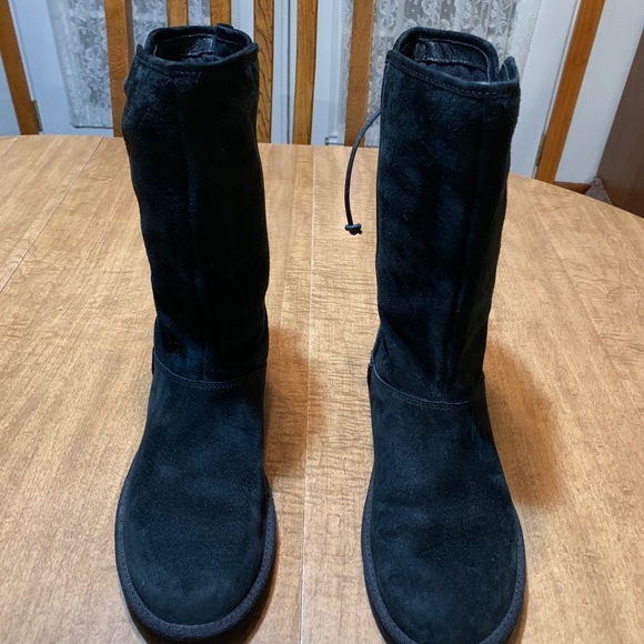 Tall black Uggs - Picture 3 of 4